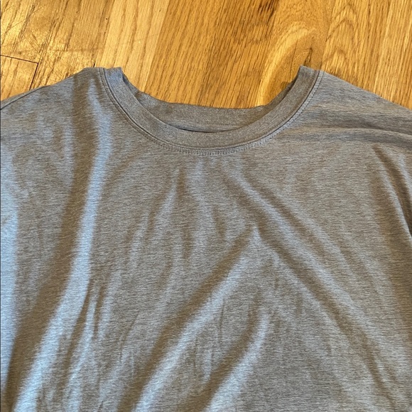Vuori Heather Gray Long Sleeve Top size small - Picture 4 of 5